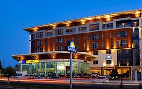 Days Hotel By Wyndham Baku
